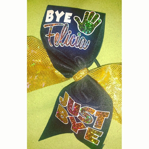 Cheer bow - Picture 2 of 3