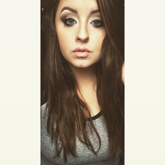 Meet your Posher, Amber - Picture 1 of 1