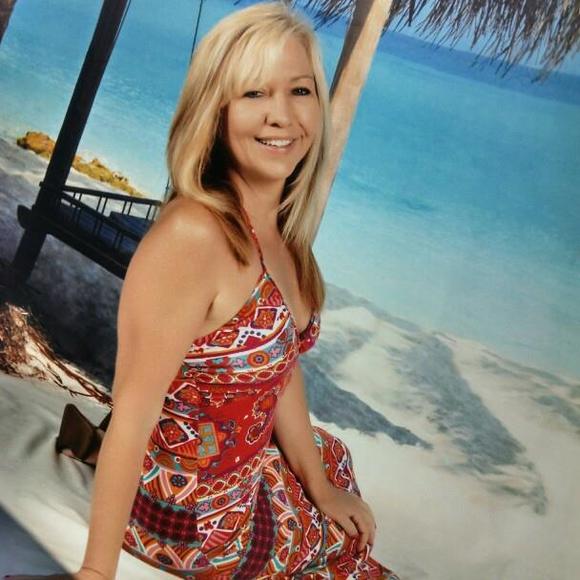 Meet your Posher, Lora - Picture 1 of 1