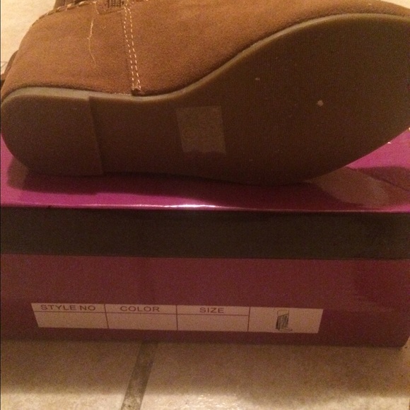 Boots - Picture 3 of 3