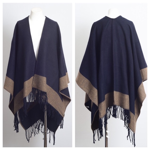 SOLD OUT❗️Color Block Reversible Poncho - Picture 2 of 2