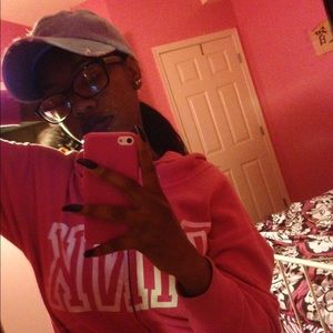 Meet your Posher, Alexis