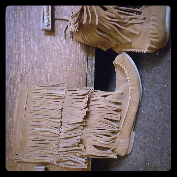 Fringe boots
