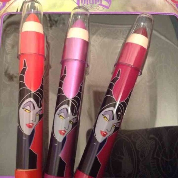 Lip liner