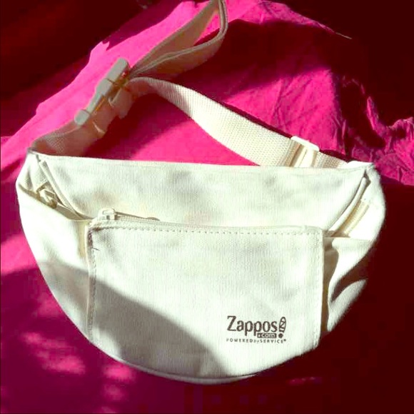 Zappos brand new plain creme canvas fanny - Picture 1 of 3
