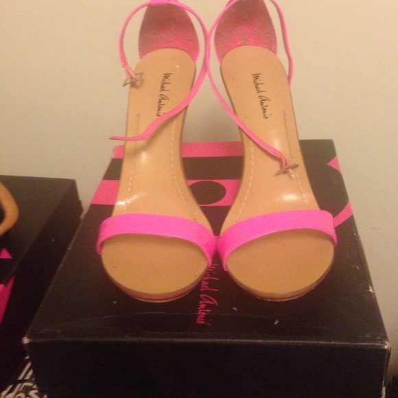 Authentic Michael Antonio's pink stilettos