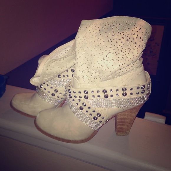 Sparkling slouchy booties