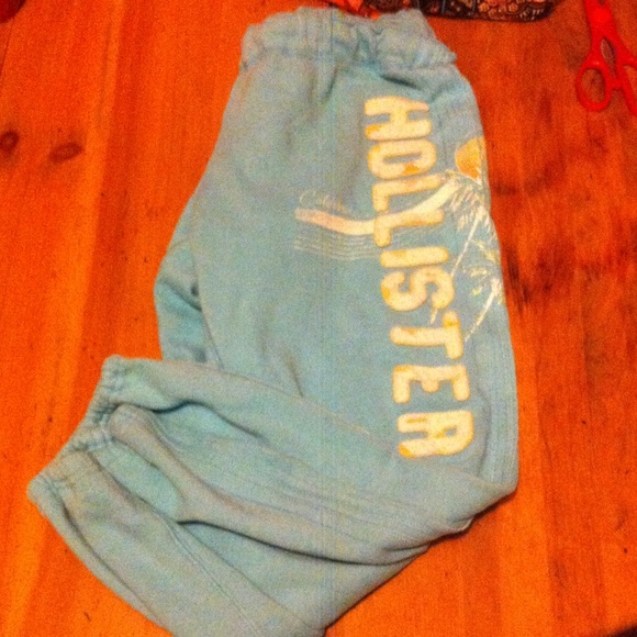 Large baby blue Hollister Capri sweats!