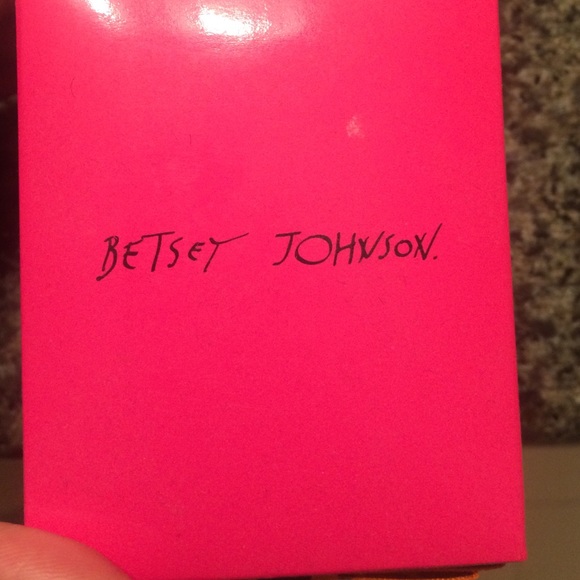 Brand New Never been worn Betsey Johnson watch ⏰⌚️