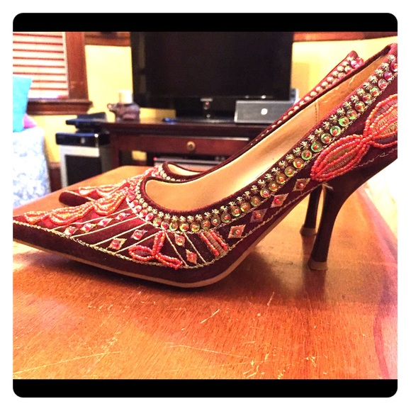 Beautiful beaded pumps - Picture 1 of 4