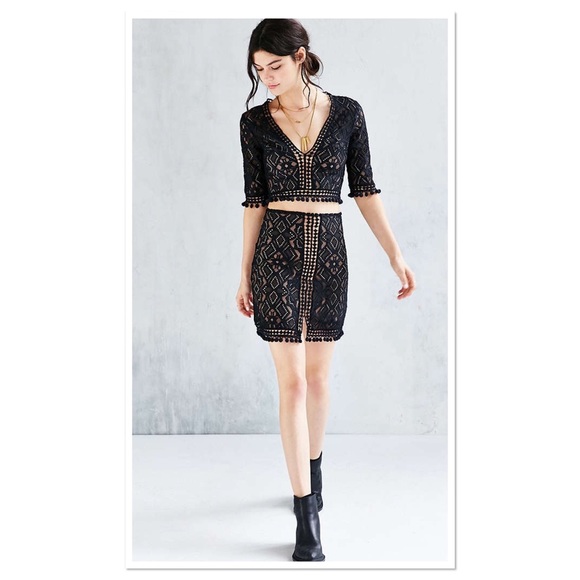 SOLD ON AKZNYC - Picture 2 of 3