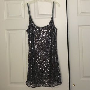Sequin tank