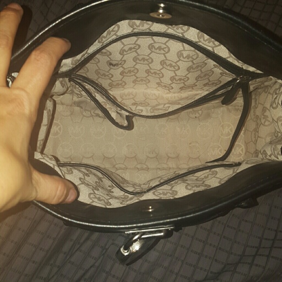 Michael Kors Purse (Hamilton) - Picture 2 of 4