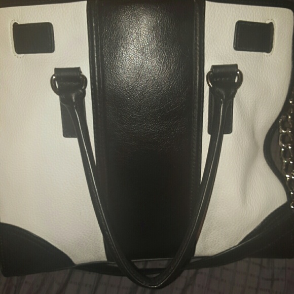 Michael Kors Purse (Hamilton) - Picture 3 of 4