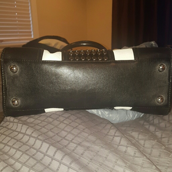 Michael Kors Purse (Hamilton) - Picture 4 of 4