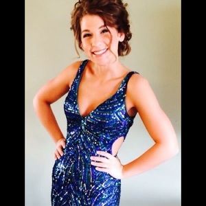 MacDuggal Sequin Prom Dress😍