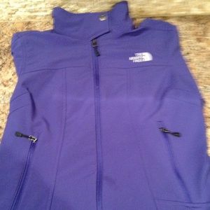Beautiful northface lightweight jacket!!