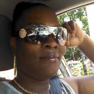 Meet your Posher, Monique