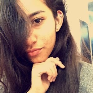 Meet your Posher, Dalia