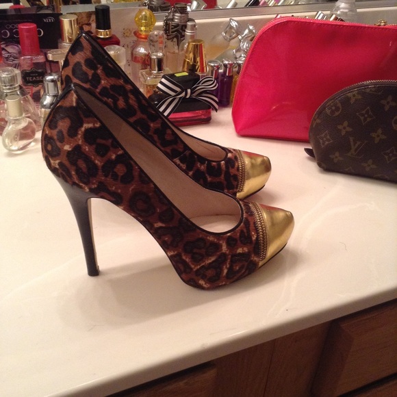 Michael Kors 5in heel with gold toe