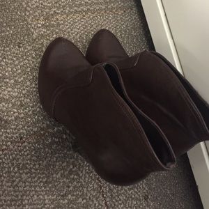 used once 4 inches high heel brown booties