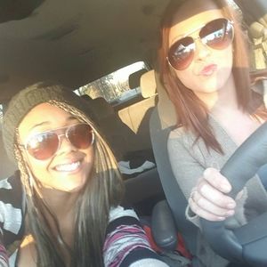 Meet your Posher, Lacey