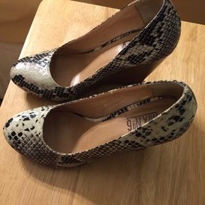 Faux snake skin wedges