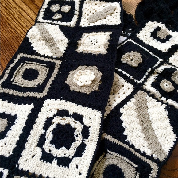 NWOT Beautiful Bebe scarf