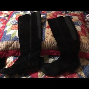 Black sude boots