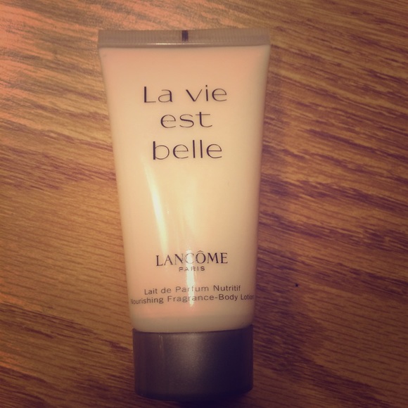 La Vie Est Belle Perfume Lotion ✨