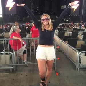 Meet your Posher, Whitney