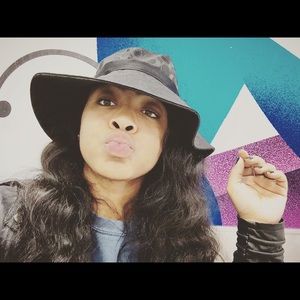 Meet your Posher, Destinee