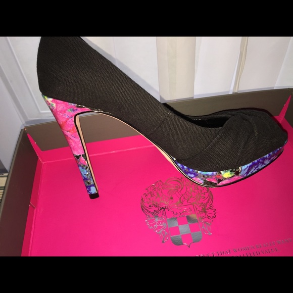 Vince Camuto heels. Size 6m/36