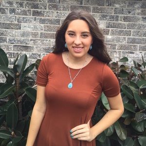 Meet your Posher, Caitlin