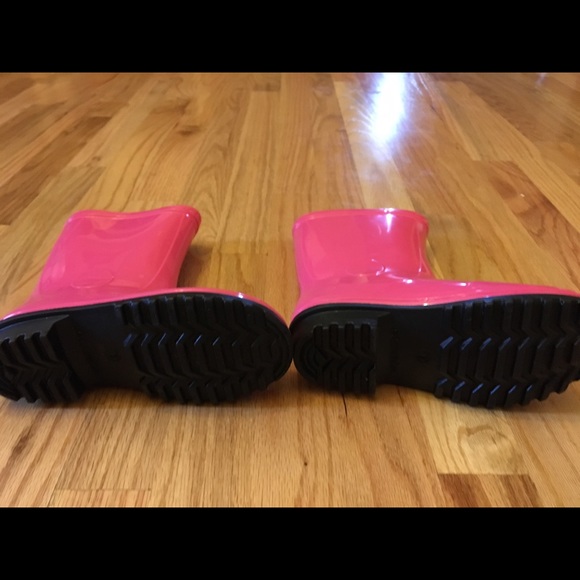 Brand New Children's Pink Rain Boots - Picture 3 of 3