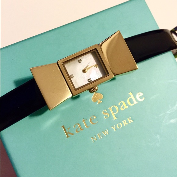 ✨ Kate Spade // Gold Bow Watch ✨ - Picture 3 of 4