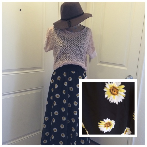 🎉lowest price sale🎉LULAROE  Lucy maxi skirt