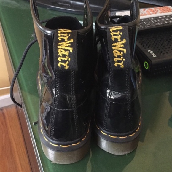 Black glossy dr. martens