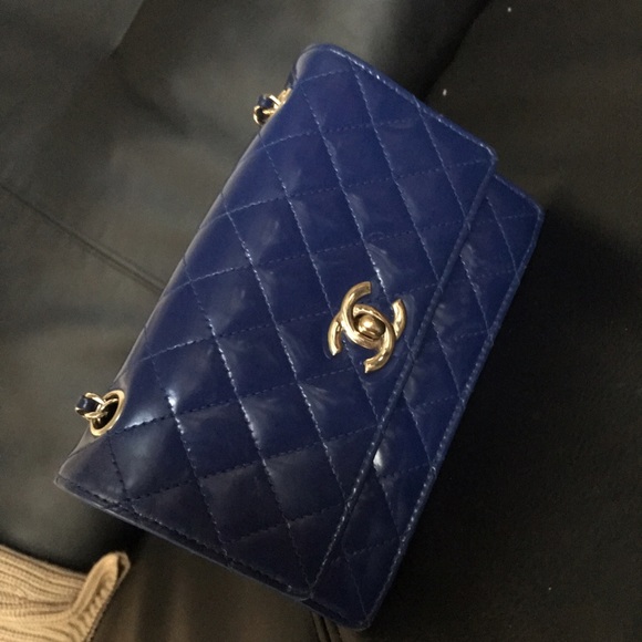 Chanel on chain (my mini blue bag is back!!）