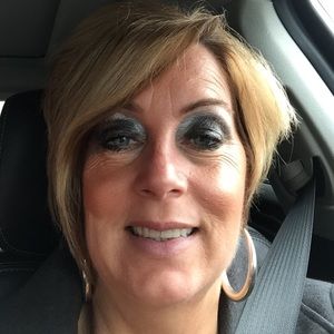 Meet your Posher, Becky