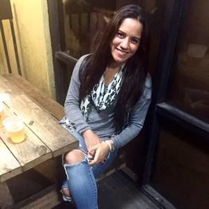 Meet your Posher, Alexandra