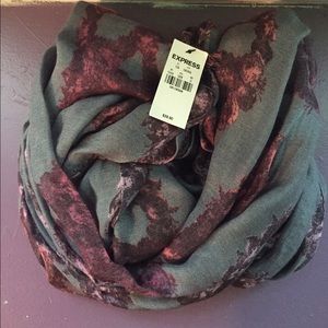 Express Scarf