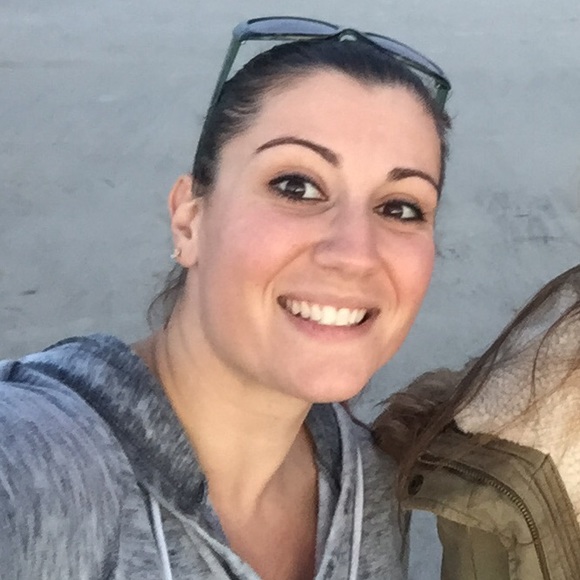 Meet your Posher, Amanda - Picture 1 of 1