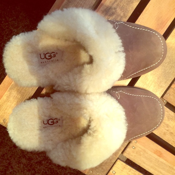 Warm UGG slip on shoes *MUST GO*