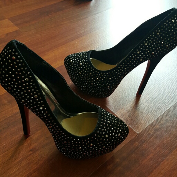 Heels - Picture 4 of 4