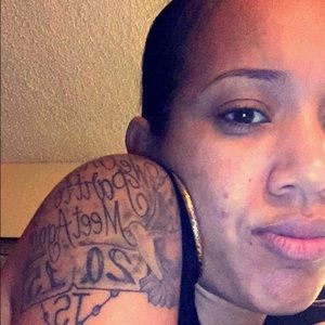 Meet your Posher, Alexis