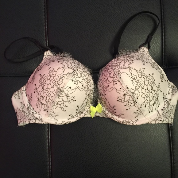 Victoria Secret bombshell Bra