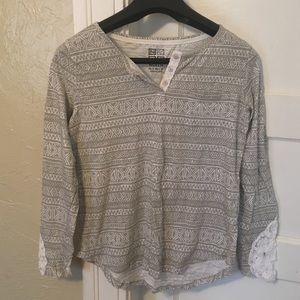 ❌sold on vinted❌Grey Aztec geometric top