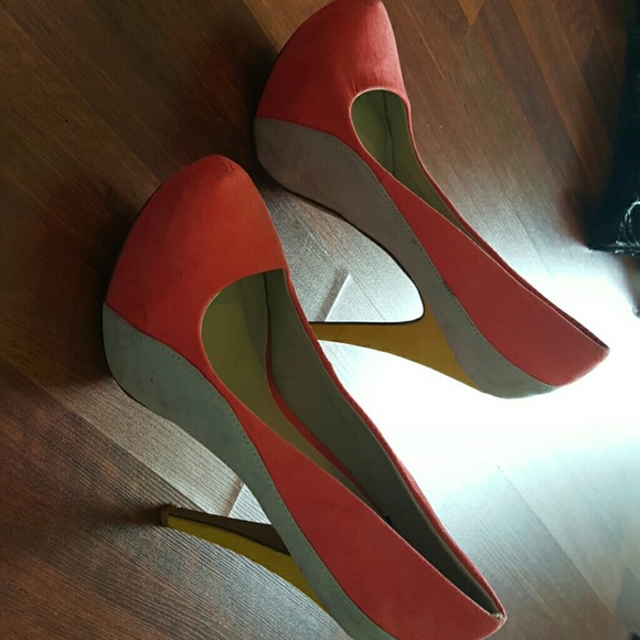 Heels - Picture 2 of 4