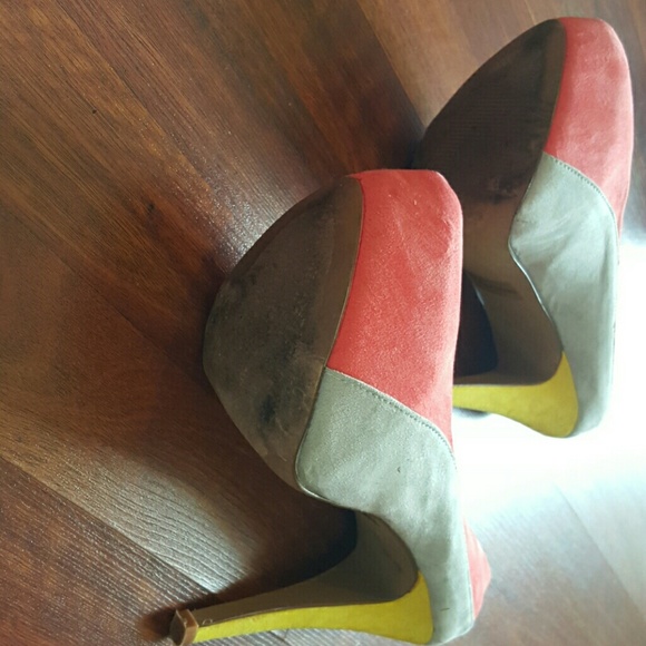 Heels - Picture 4 of 4